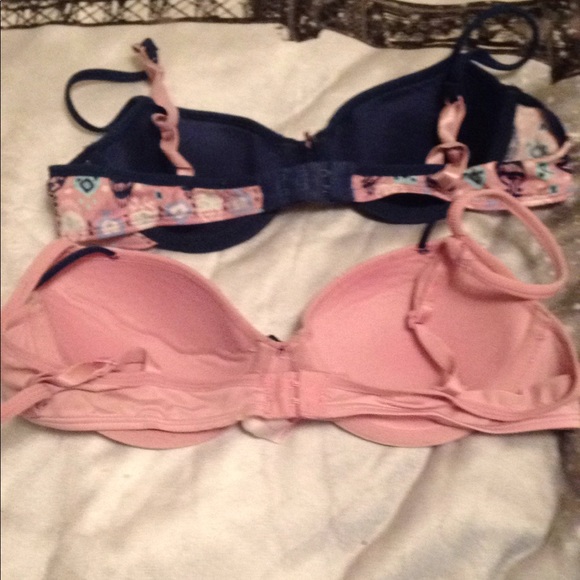 Bras - Picture 2 of 2